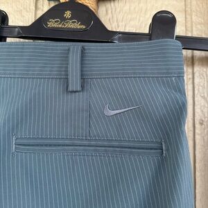 NIKE Golf ⛳️ Men’s Navy Pinstripe FitDry Performance 11” Golf Shorts - Size 34